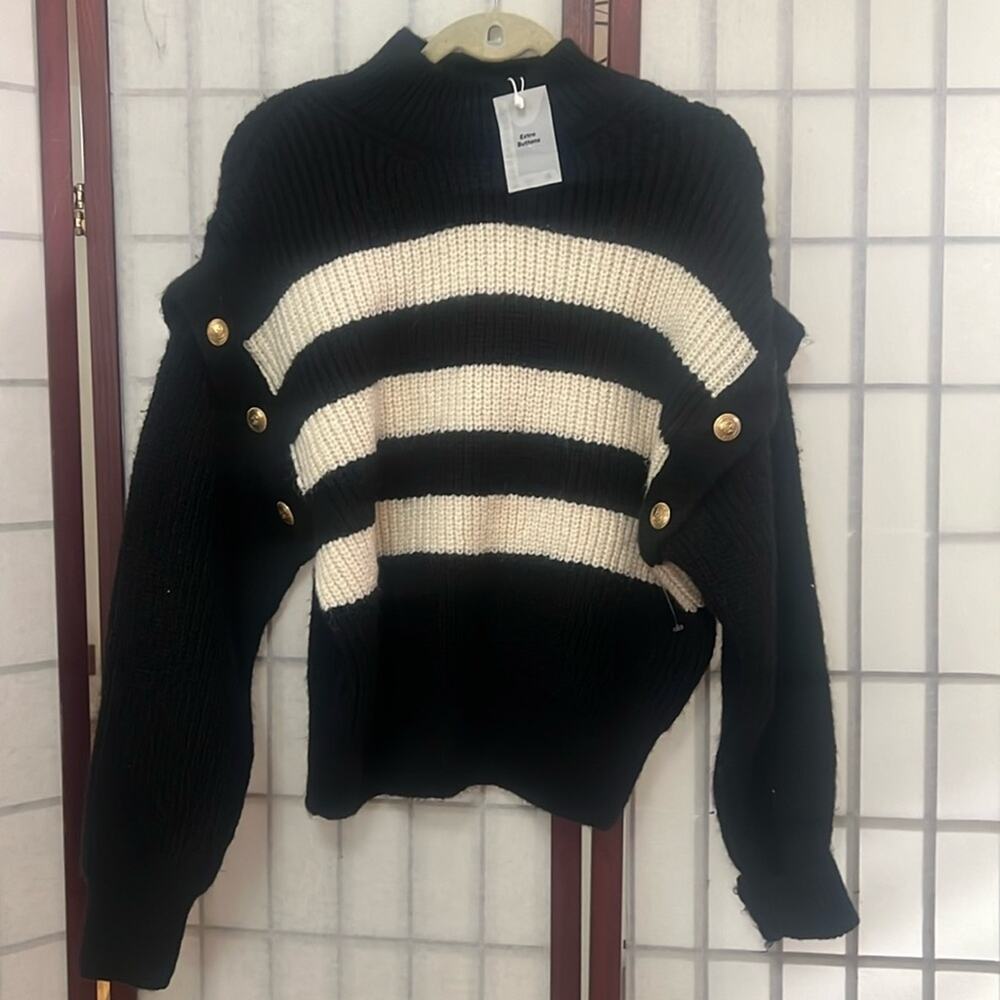 MNG MANGO BUTTONED STRIPED BULKY SWEATER SIZE L‎